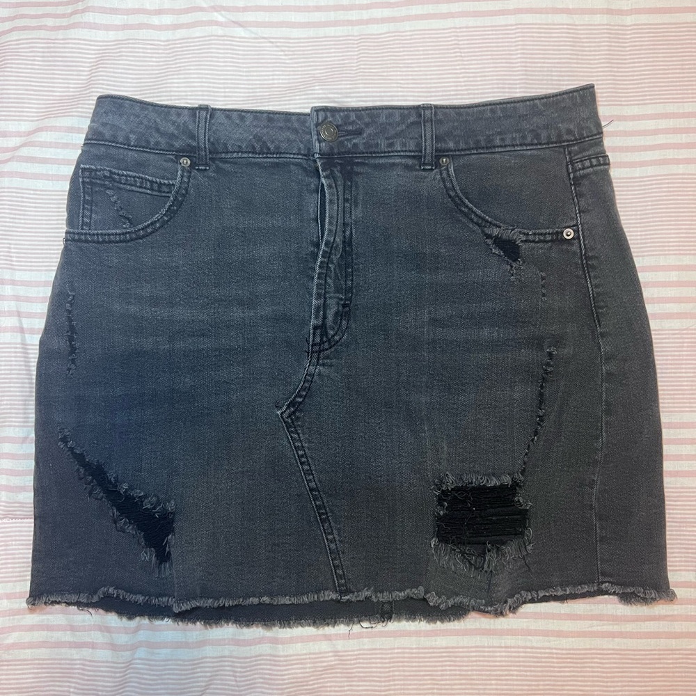 Wild Fable distressed denim skirt